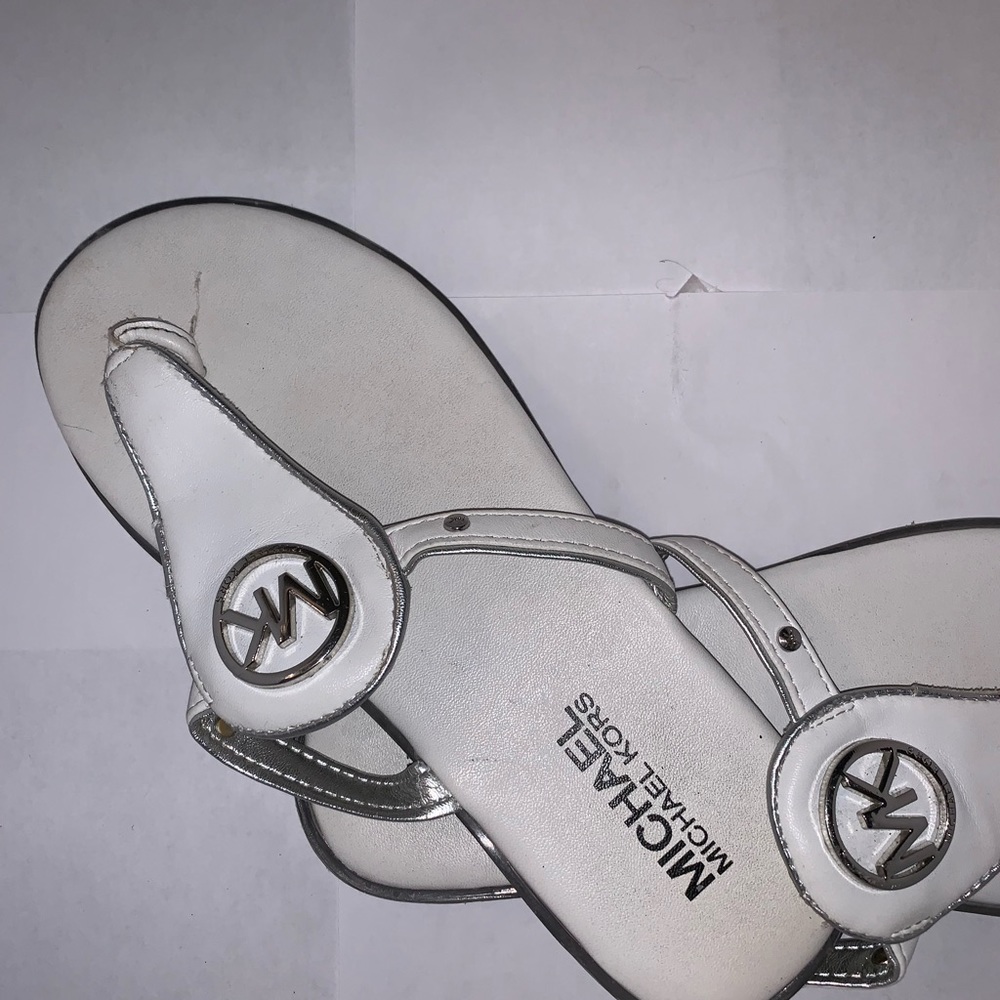 Micheal alors Flip Flops